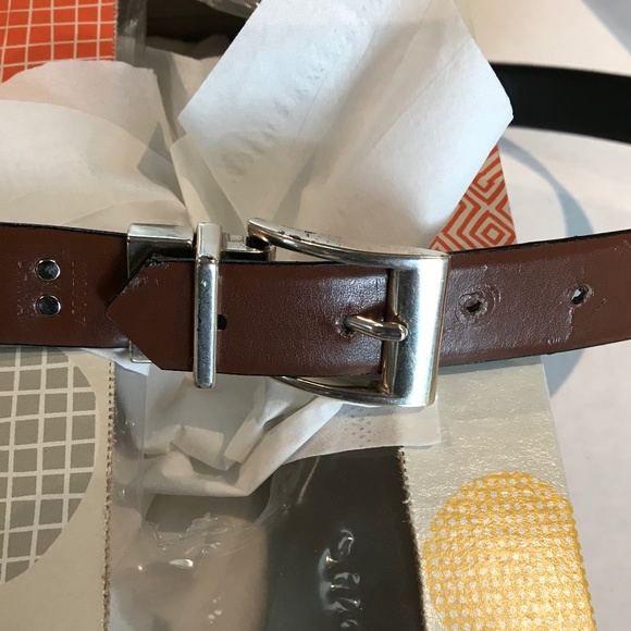 Anne Klein reversible black / brown leather belt, 32 - 36” - Picture 4 of 6